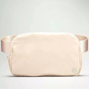 Lululemon Everyday Belt bag - white opal (brand new)